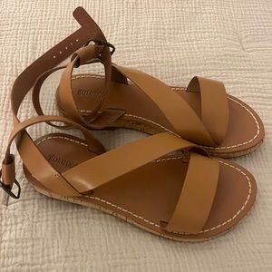 Leather Soludos Sandals Flat with cork bottom, size 6, never worn